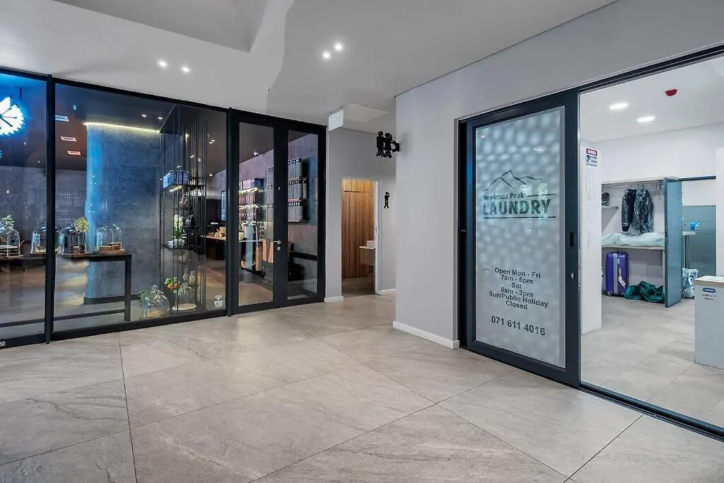 Rooftop With Breathtaking Views Of Table Mountain. Cape Town Apartment